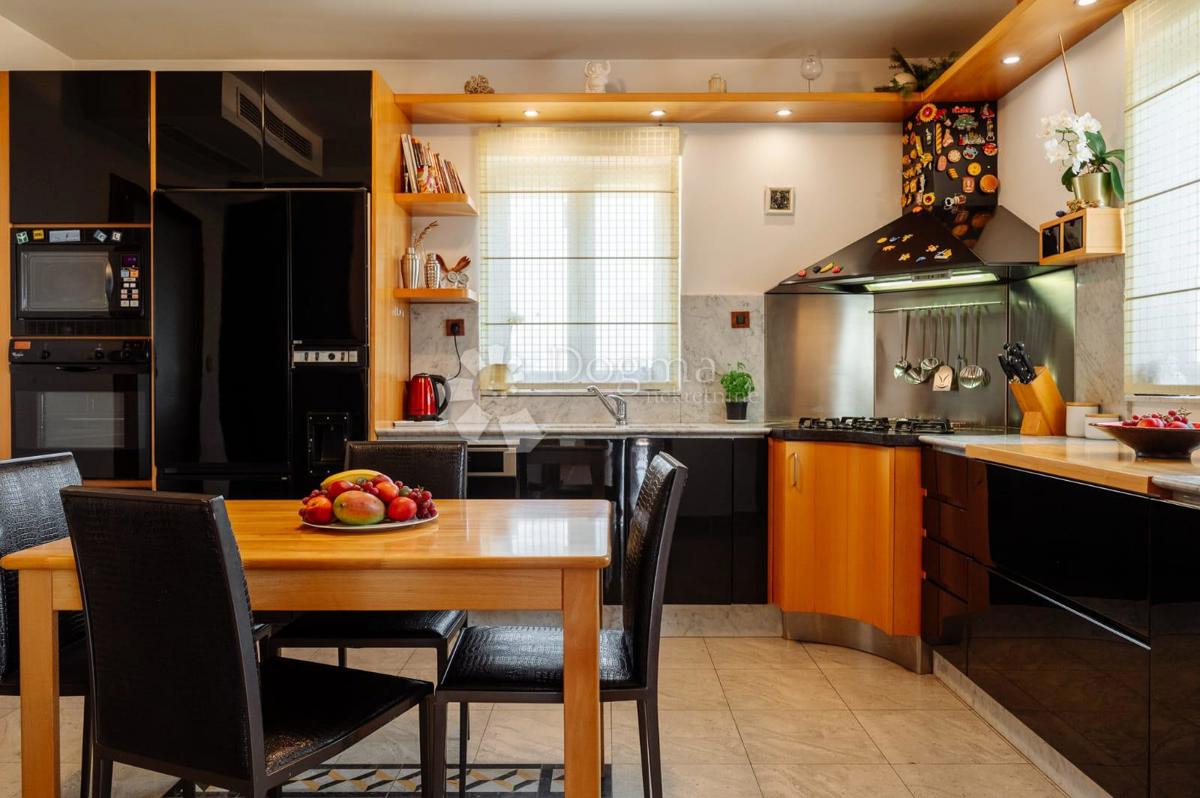 Hiša Kožino, Zadar - Okolica, 880m2