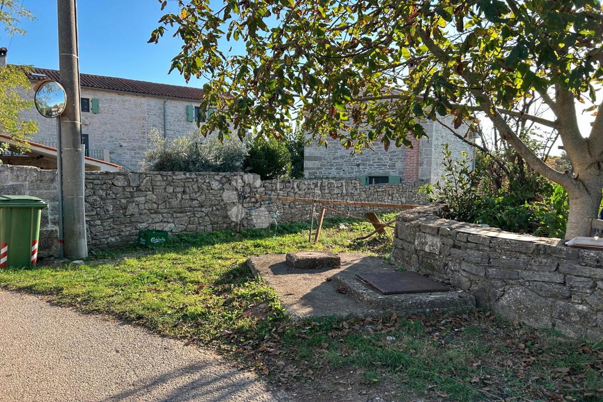 Zazidljivo zemljišče Bale, 1.235m2