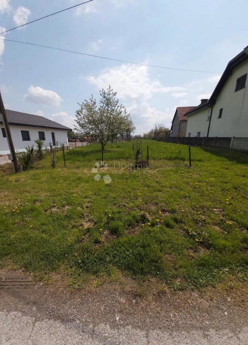 Zazidljivo zemljišče Demerje, Brezovica, 3.020m2