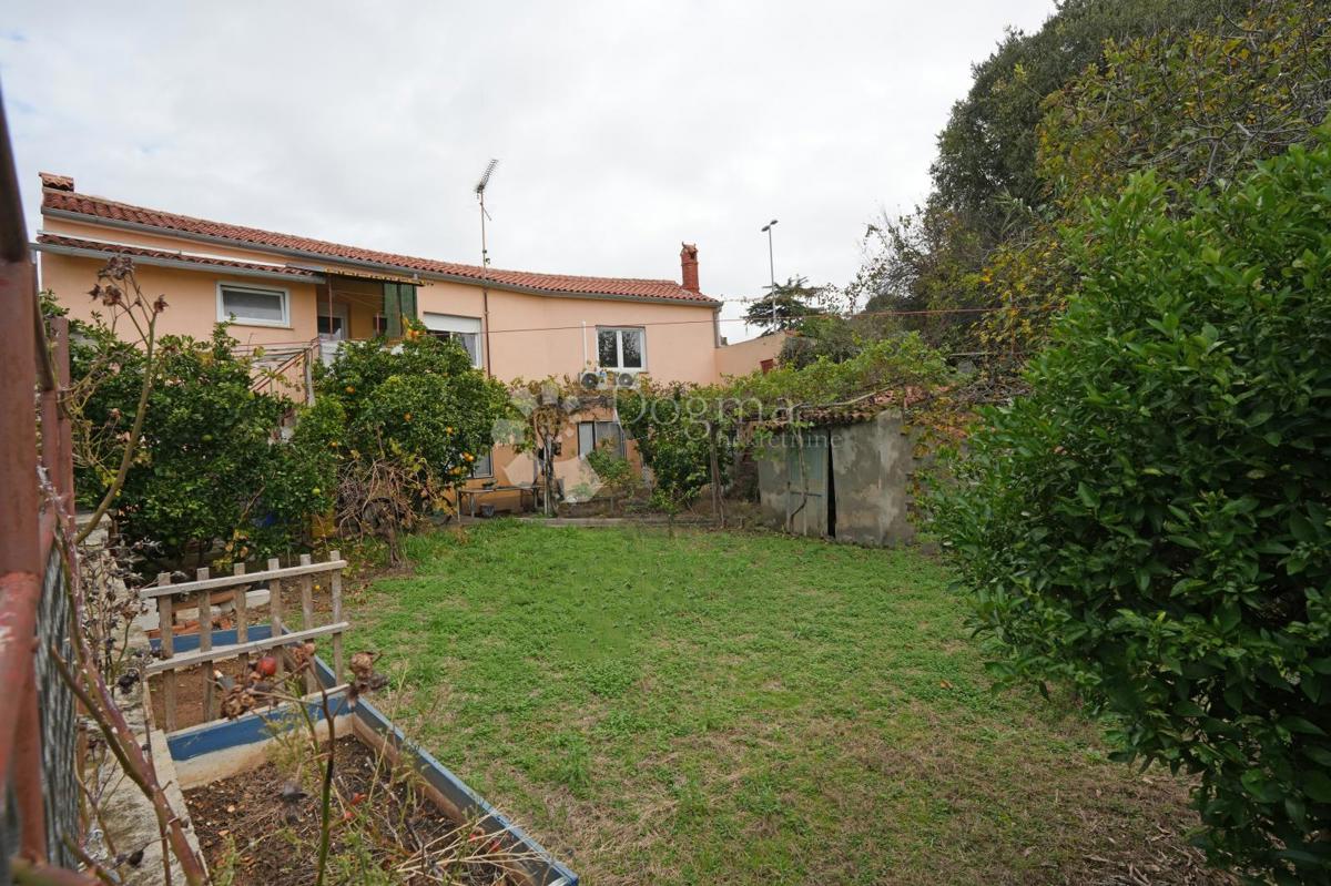 Samostojna hiša z dvema ločenima stanovanjema - VERUDA, PULA