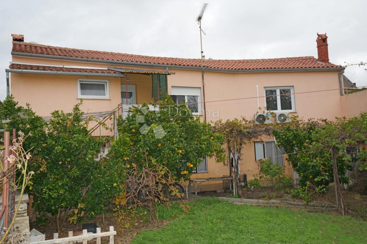 Samostojna hiša z dvema ločenima stanovanjema - VERUDA, PULA