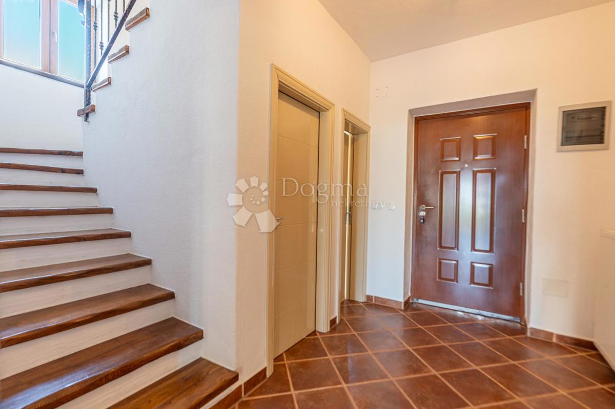 Hiša Svetvinčenat, 147m2