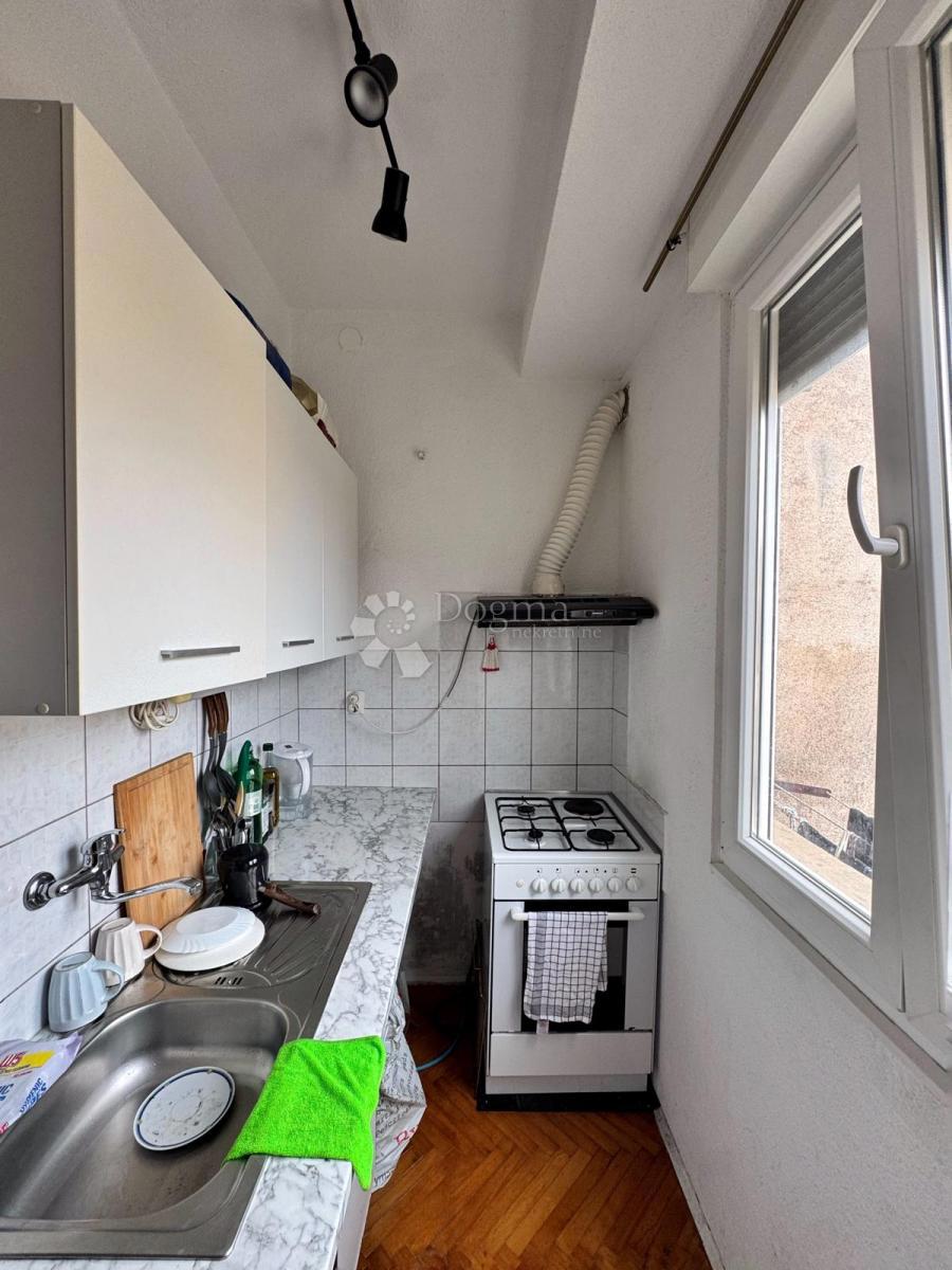 Stanovanje Centar, Pula, 32m2