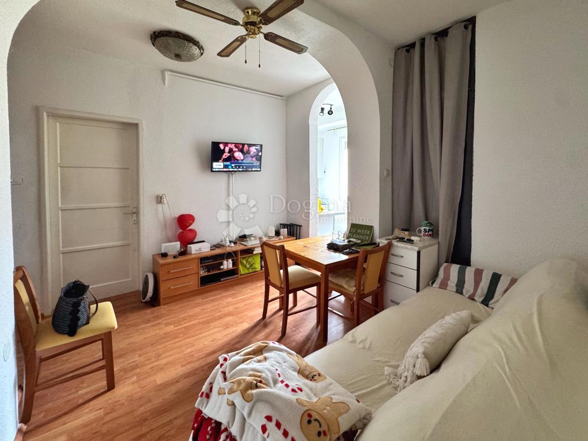 Stanovanje Centar, Pula, 32m2