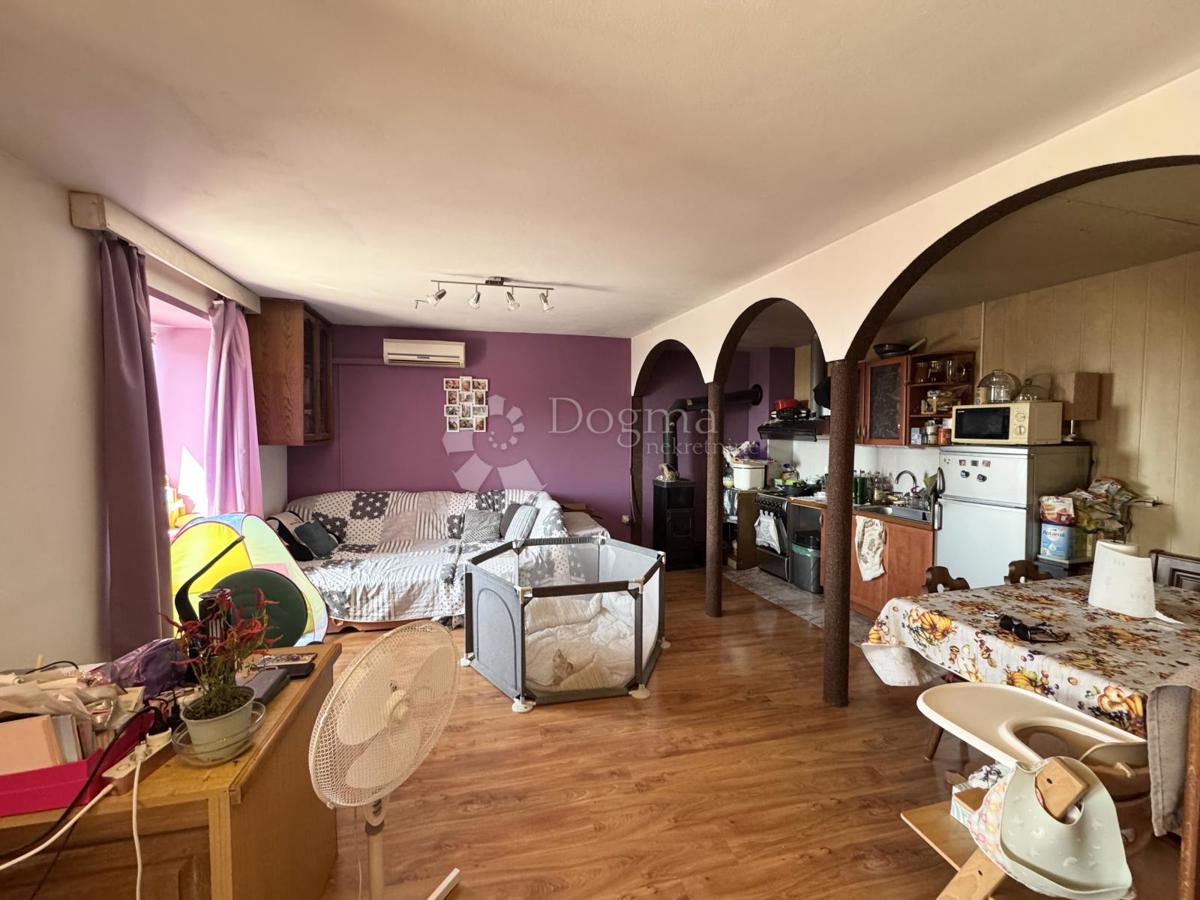 Hiša Srdoči, Rijeka, 243m2