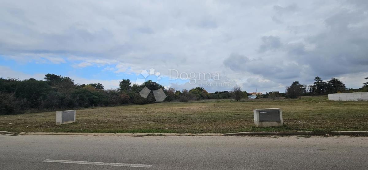 Zazidljivo zemljišče Štinjan, Pula, 601m2