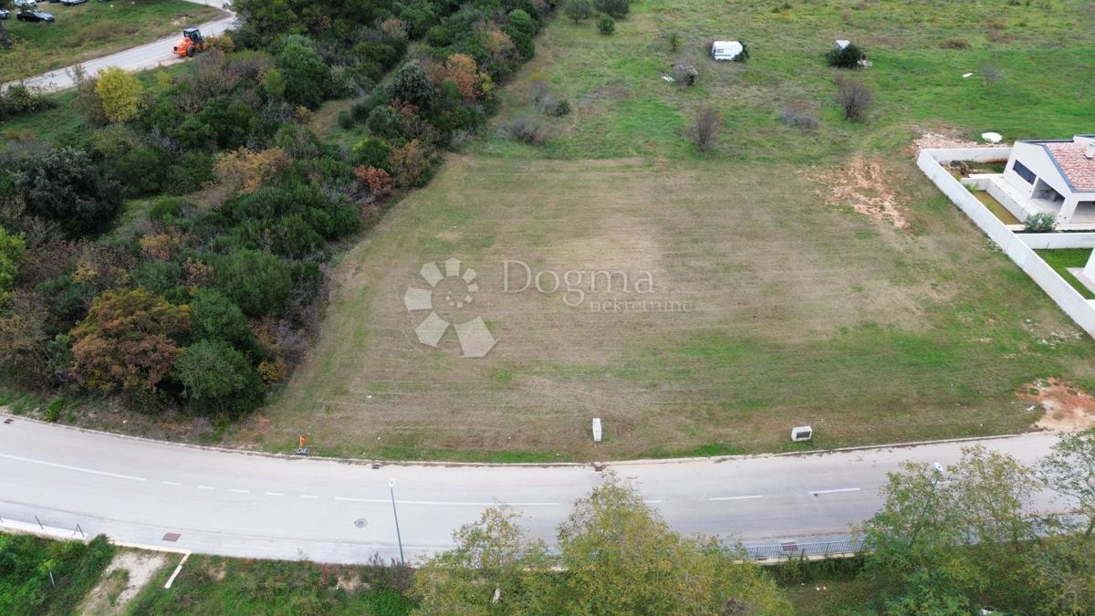 Zazidljivo zemljišče Štinjan, Pula, 601m2