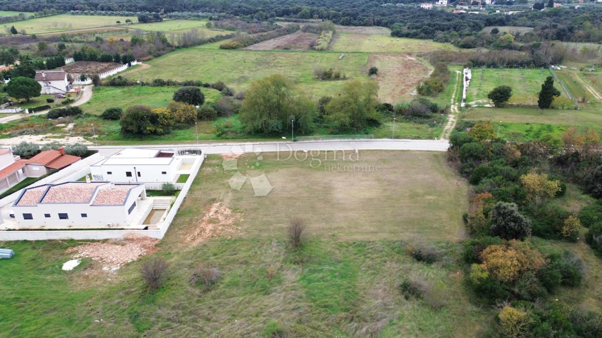 Zazidljivo zemljišče Štinjan, Pula, 601m2
