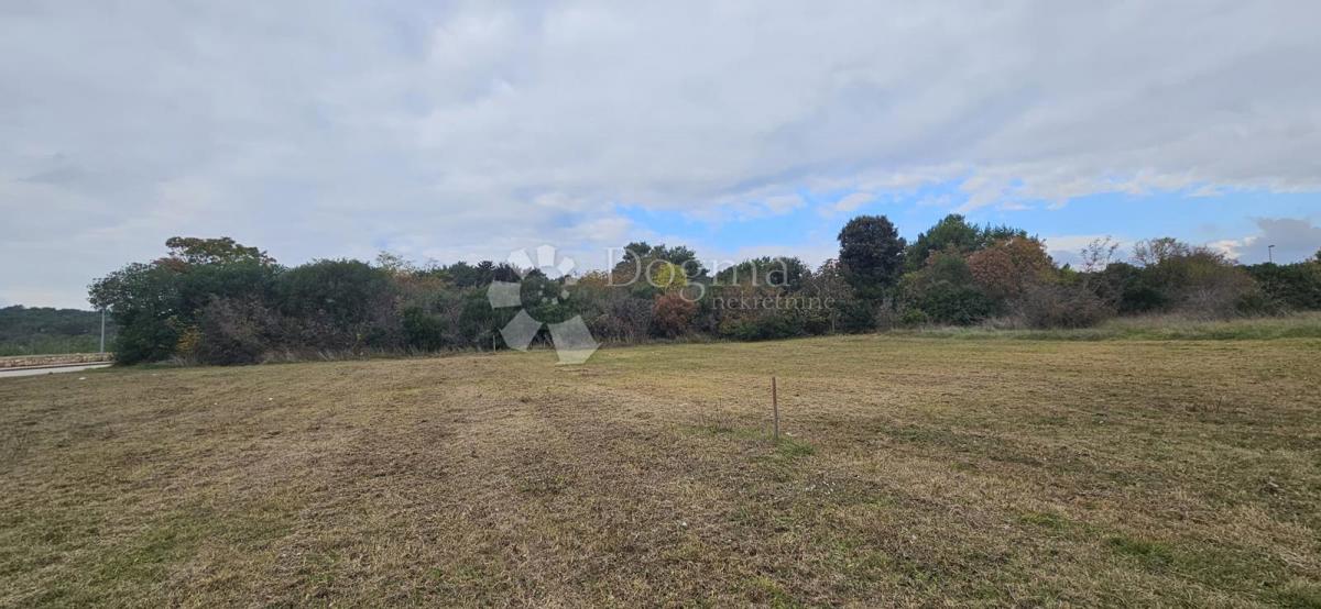 Zazidljivo zemljišče Štinjan, Pula, 601m2