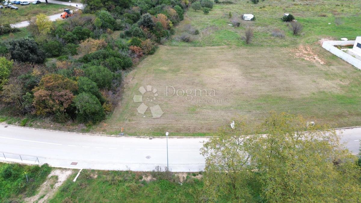 Zazidljivo zemljišče Štinjan, Pula, 601m2