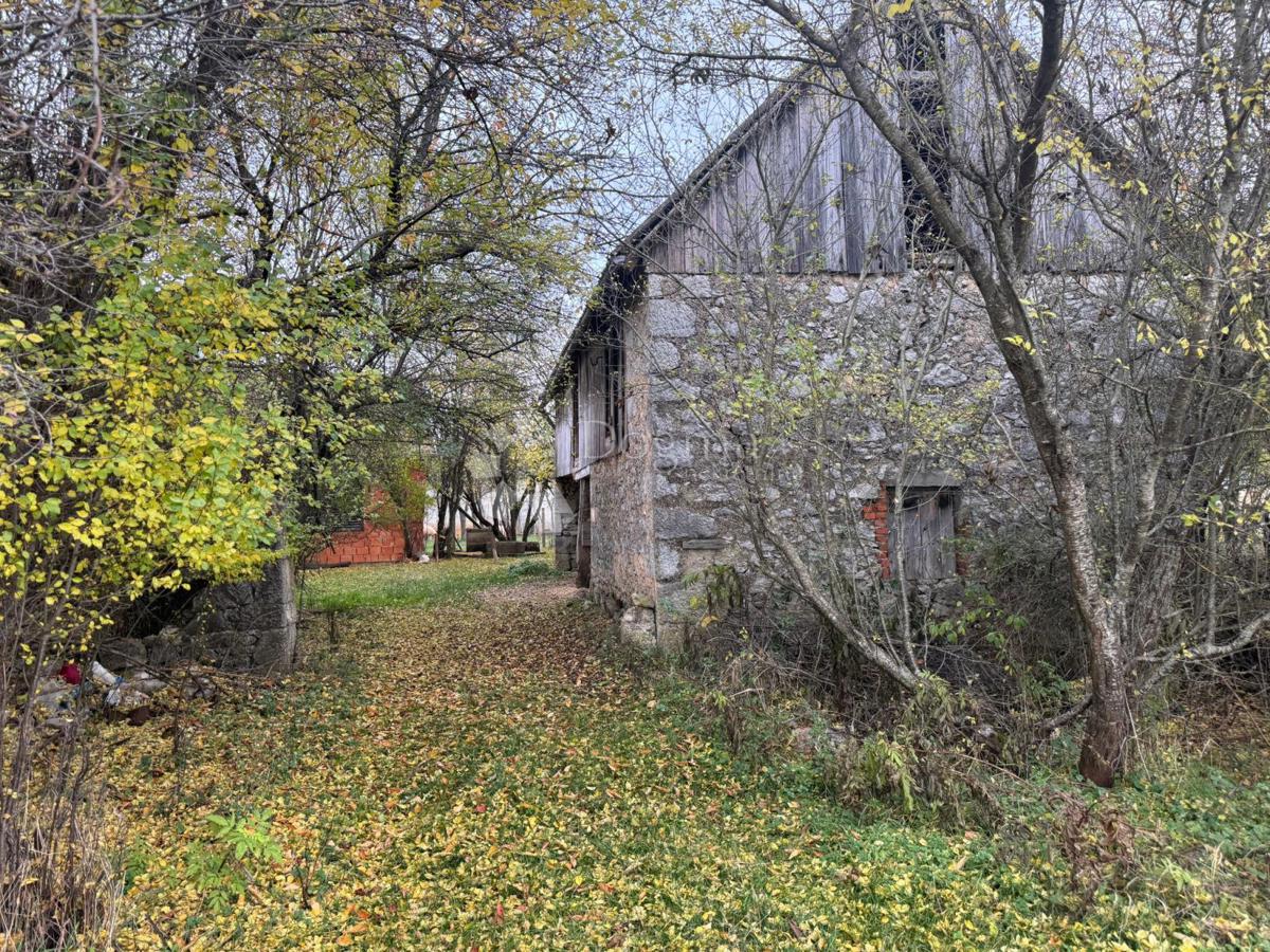 Zazidljivo zemljišče Čovići, Otočac, 10.001m2