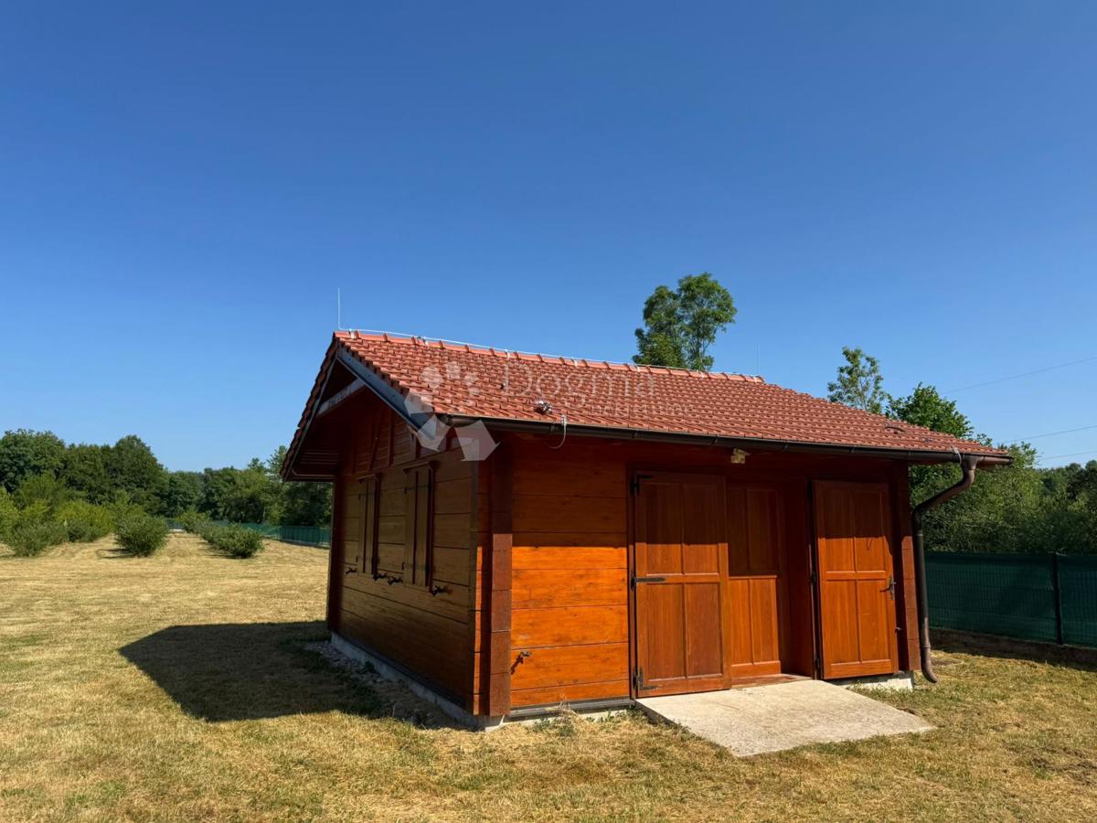 Hiša Raduč, Lovinac, 350m2