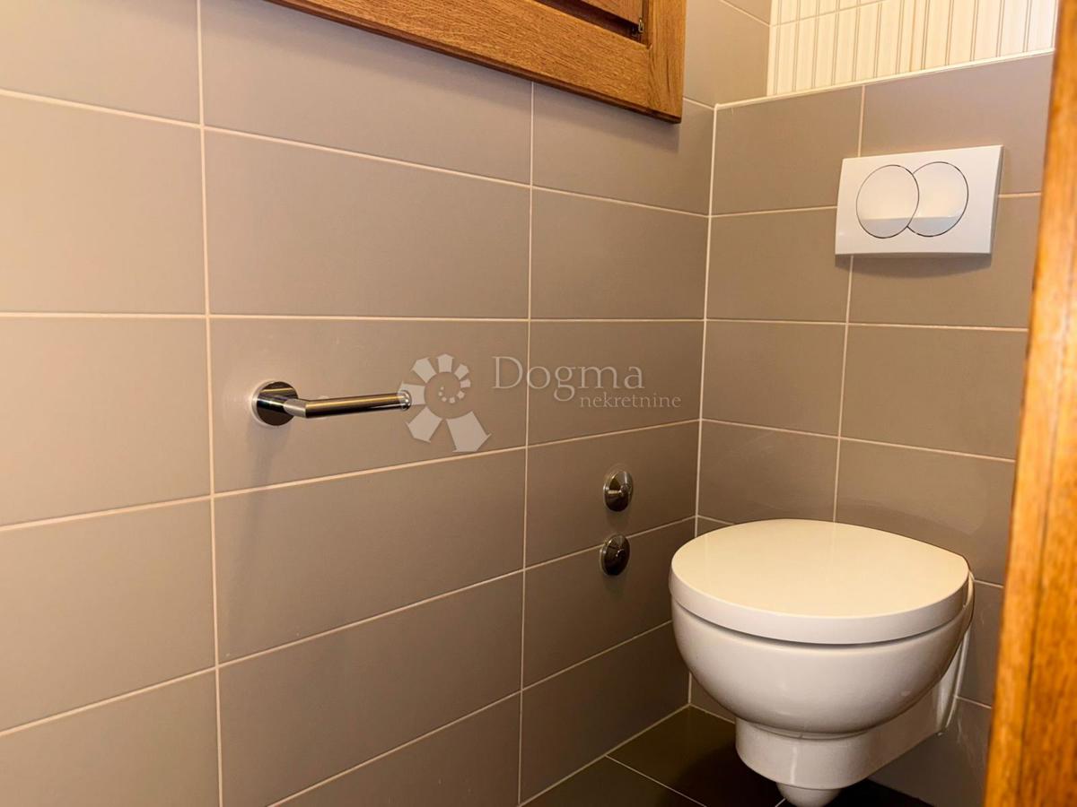 Hiša Raduč, Lovinac, 350m2