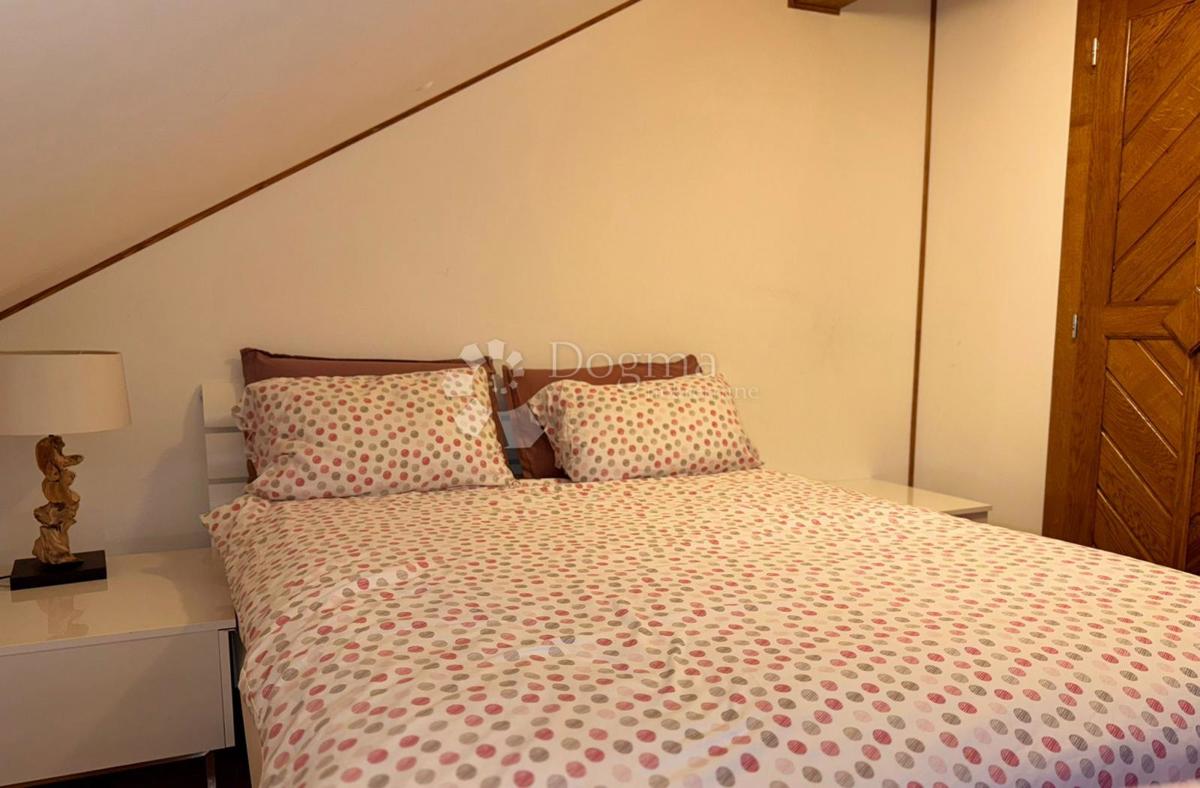 Hiša Raduč, Lovinac, 350m2