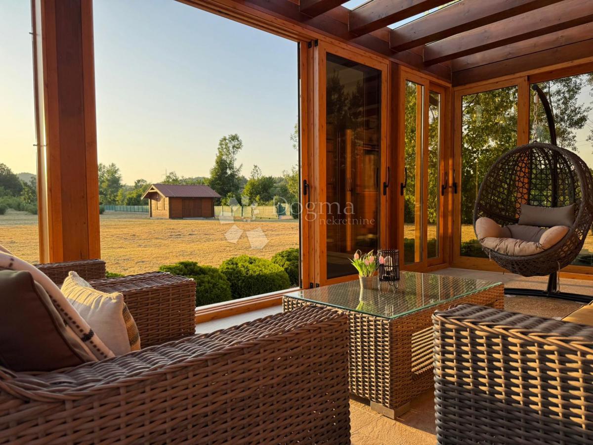 Hiša Raduč, Lovinac, 350m2