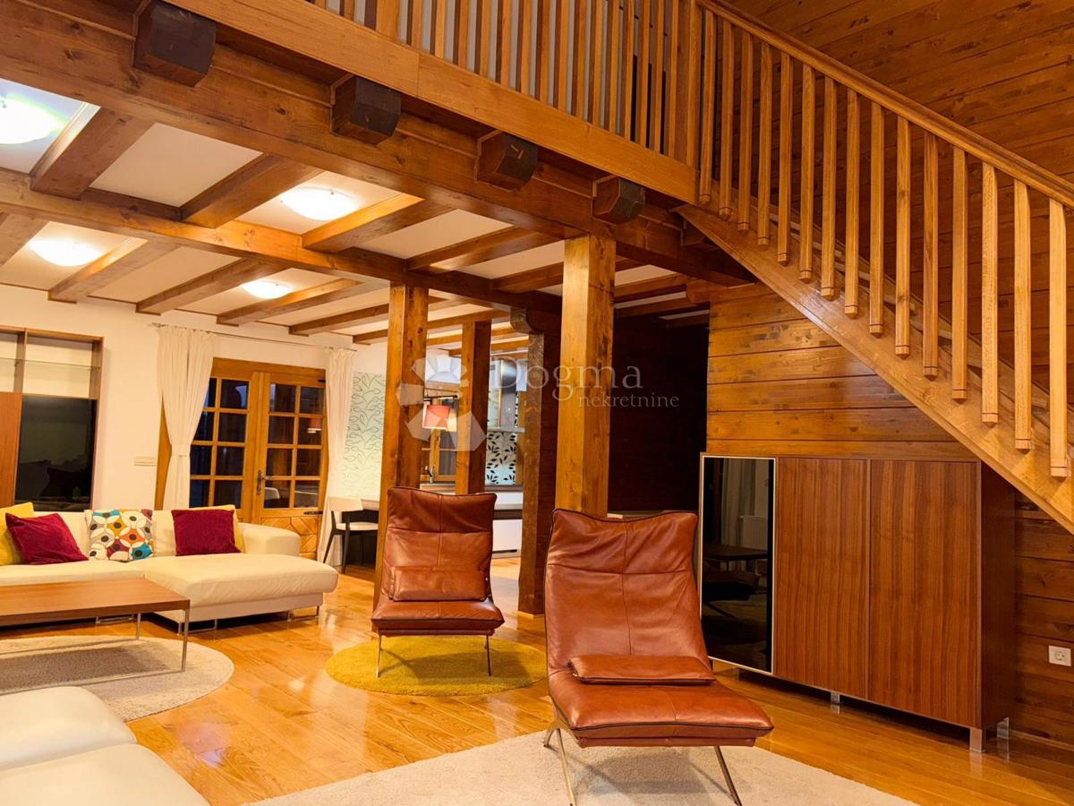 Hiša Raduč, Lovinac, 350m2