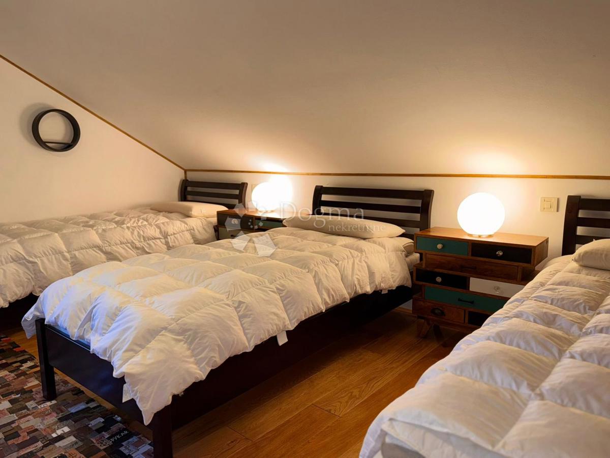 Hiša Raduč, Lovinac, 350m2