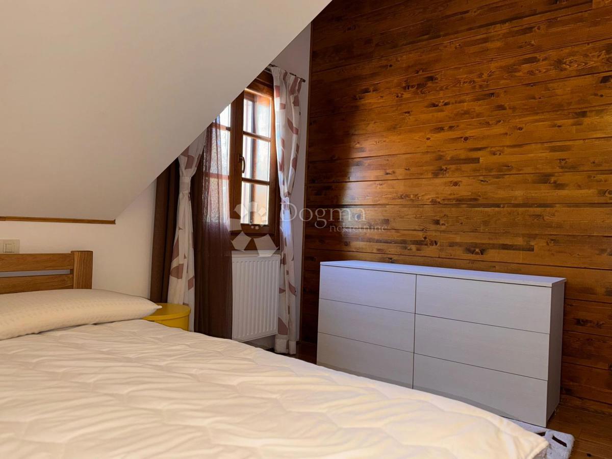 Hiša Raduč, Lovinac, 350m2