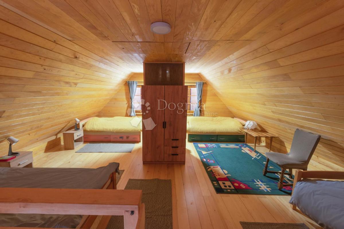 Hiša Jasenak, Ogulin, Vrelo, 152m2