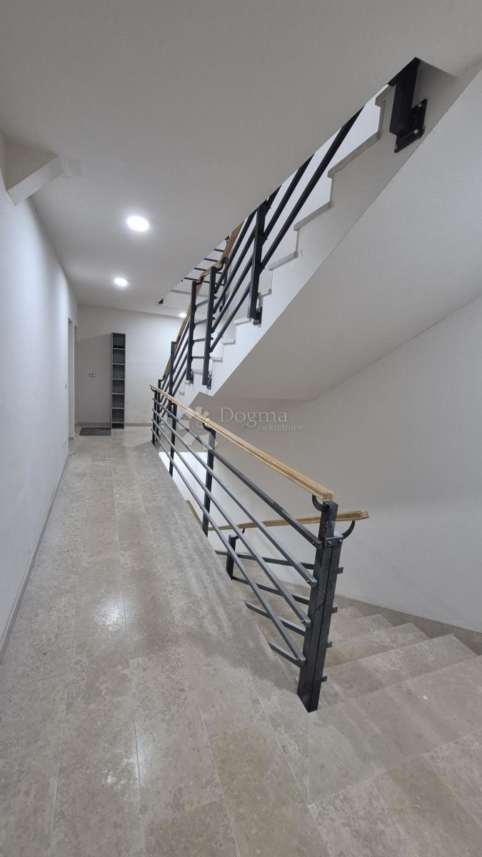 Dvosobno stanovanje v novogradnji 1 km od morja, površina 54,47 m2