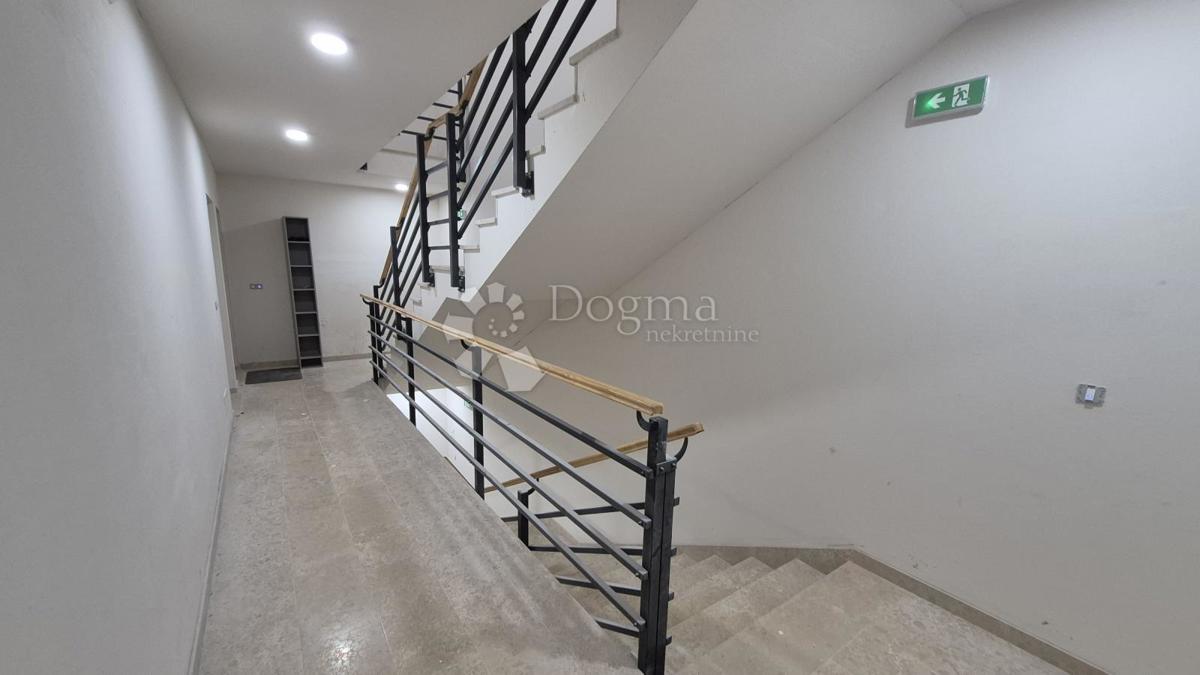 Dvosobno stanovanje v novogradnji 1 km od morja, površina 54,47 m2