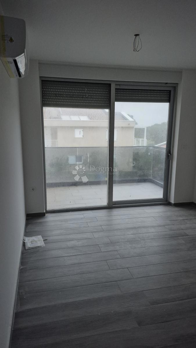 Dvosobno stanovanje v novogradnji 1 km od morja, površina 54,47 m2