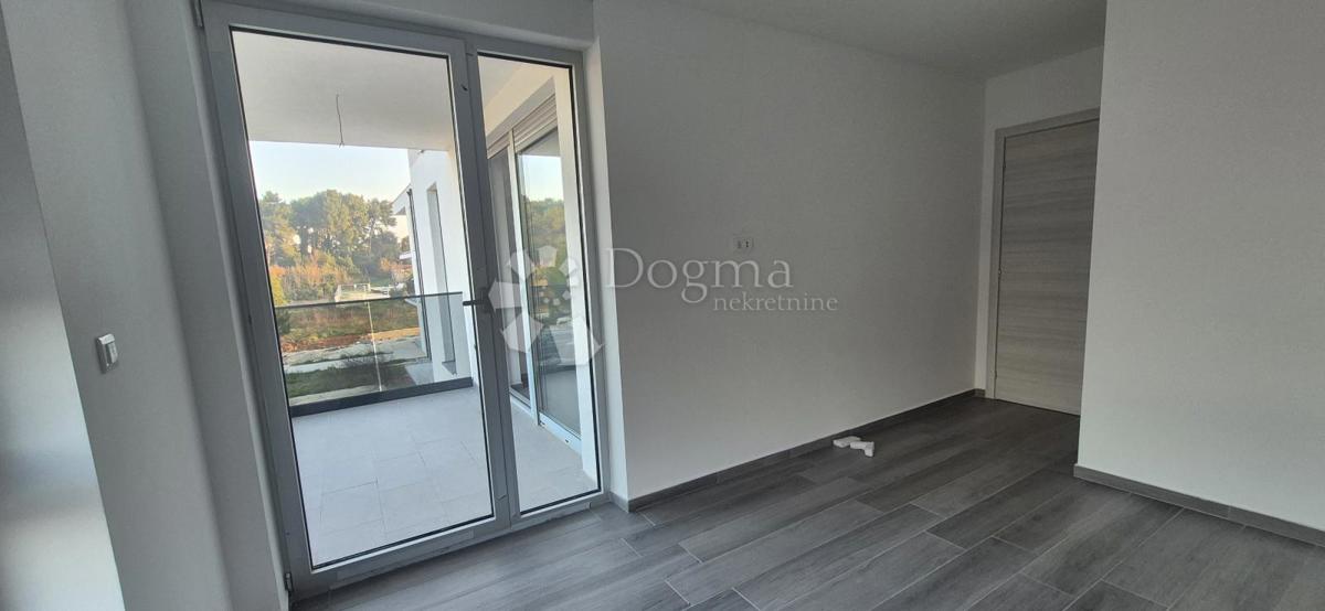 Dvosobno stanovanje v novogradnji 1 km od morja, površina 54,47 m2