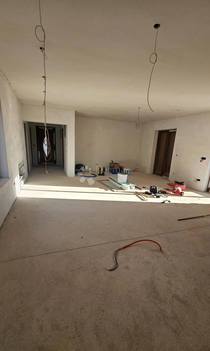 Hiša Kaštelir, Kaštelir-Labinci, 190m2