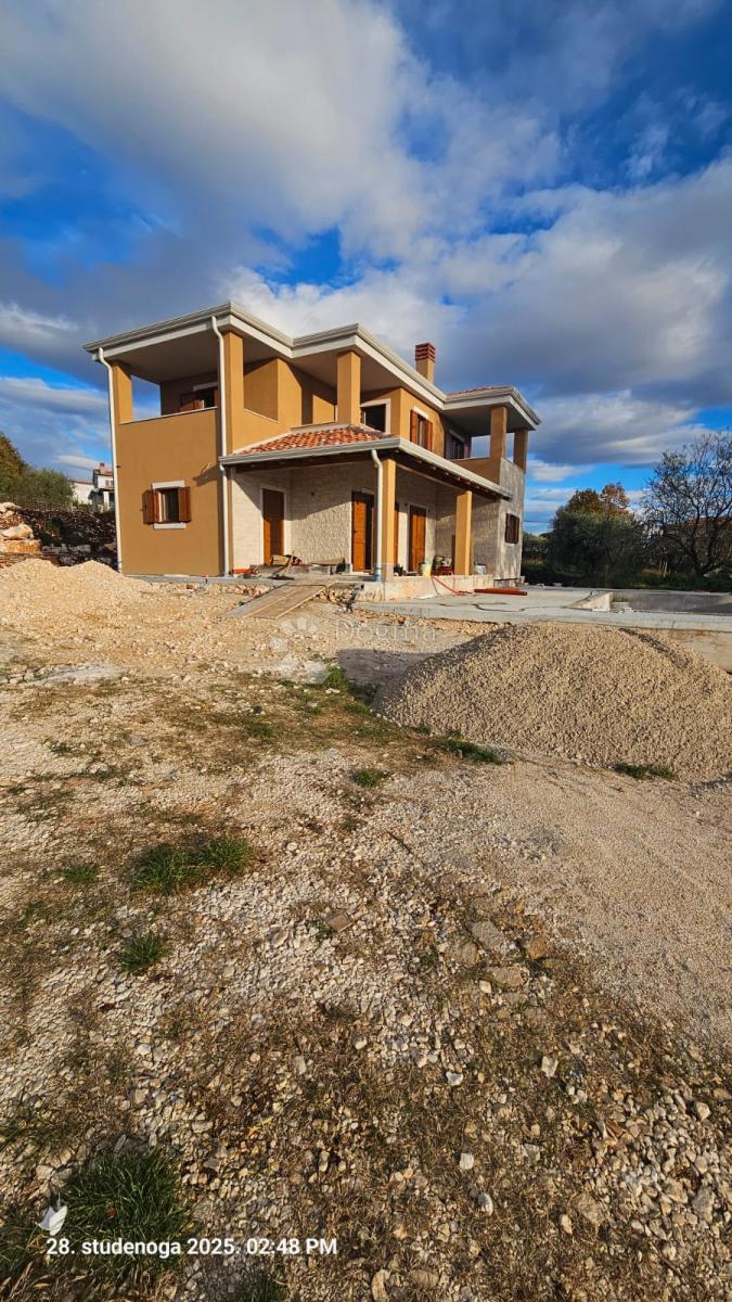 Hiša Kaštelir, Kaštelir-Labinci, 190m2