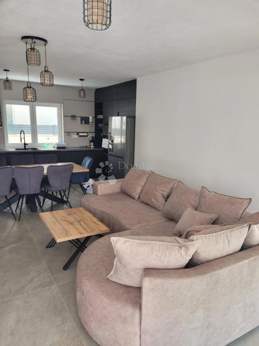 MODERNA DVOJNA HIŠA Z POGLEDOM NA MORJE, OTOK VIR