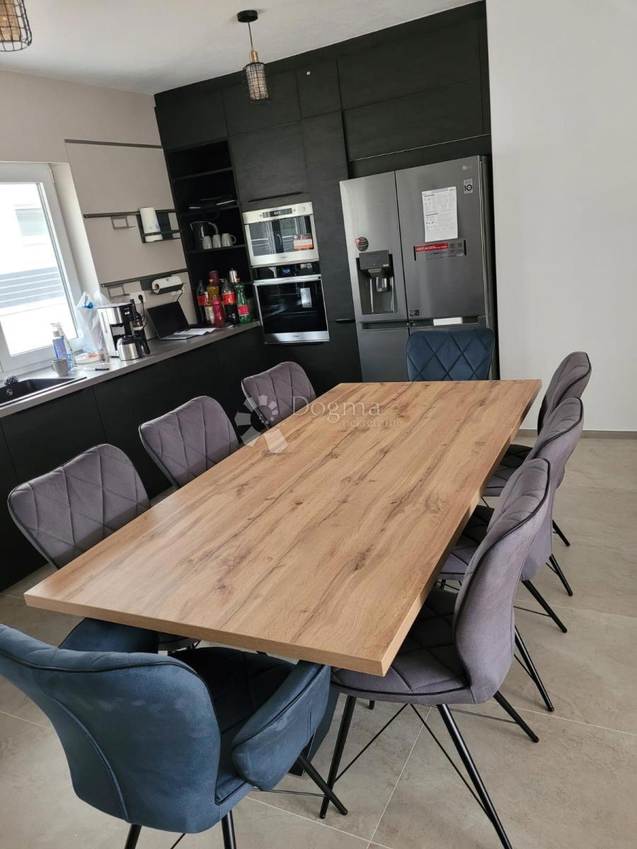 MODERNA DVOJNA HIŠA Z POGLEDOM NA MORJE, OTOK VIR