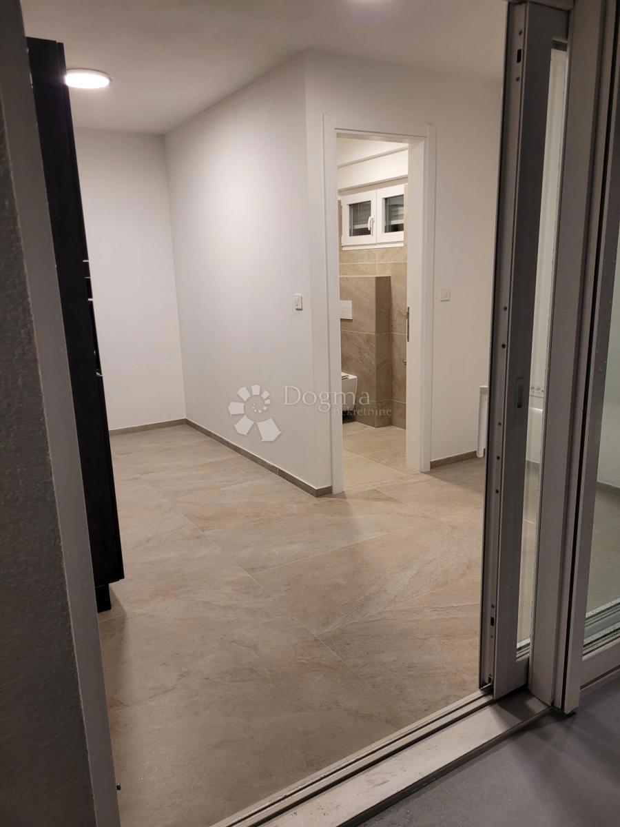 MODERNA DVOJNA HIŠA Z POGLEDOM NA MORJE, OTOK VIR