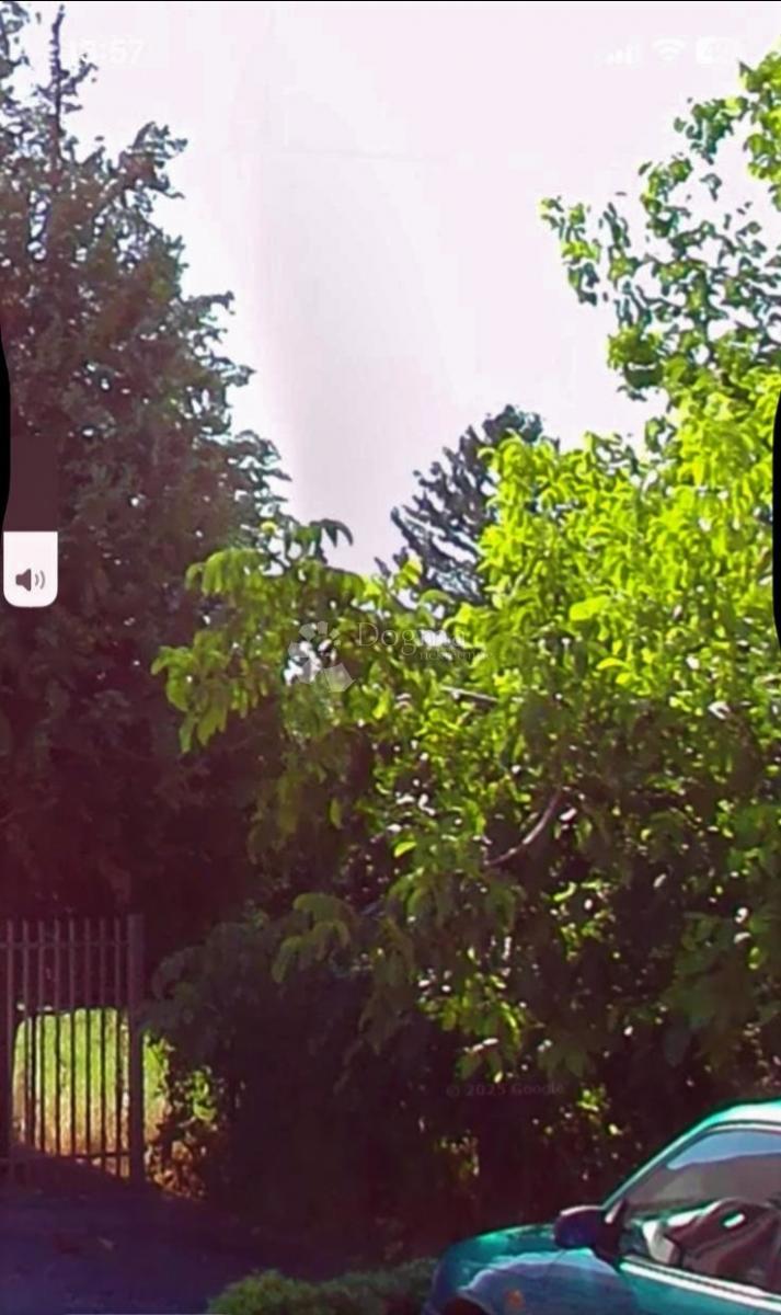 Zazidljivo zemljišče Centar, Vukovar, 241m2