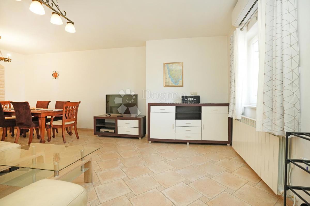 Stanovanje Štinjan, Pula, 70,02m2