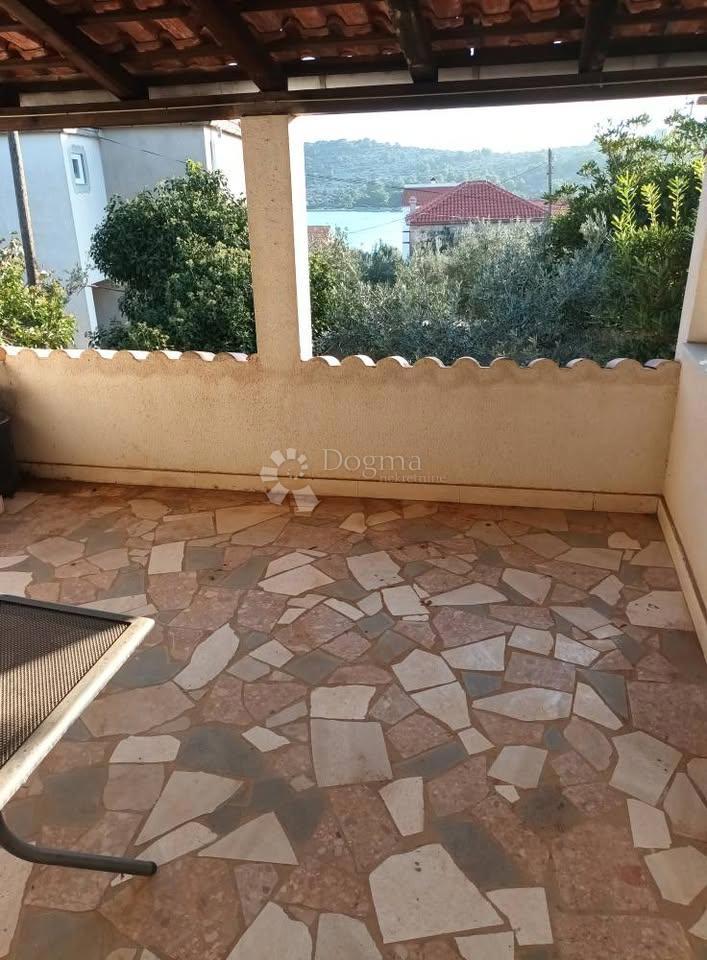 Hiša Kaprije, Šibenik - Okolica, 158m2