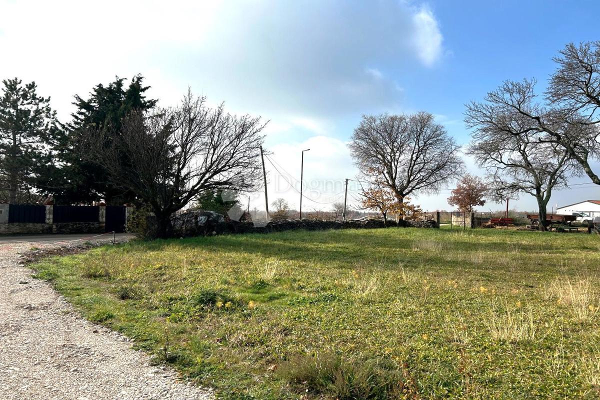 Zazidljivo zemljišče Vodnjan, 939m2