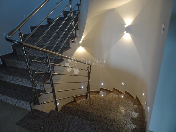 Hiša Biograd na Moru, 216m2