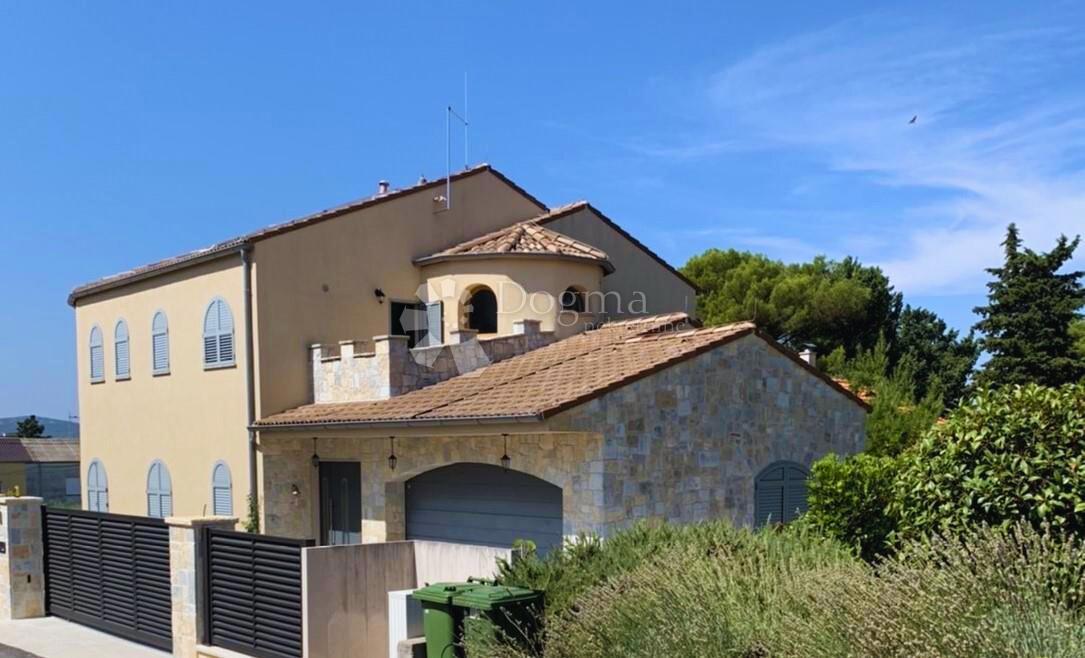 Hiša Biograd na Moru, 216m2