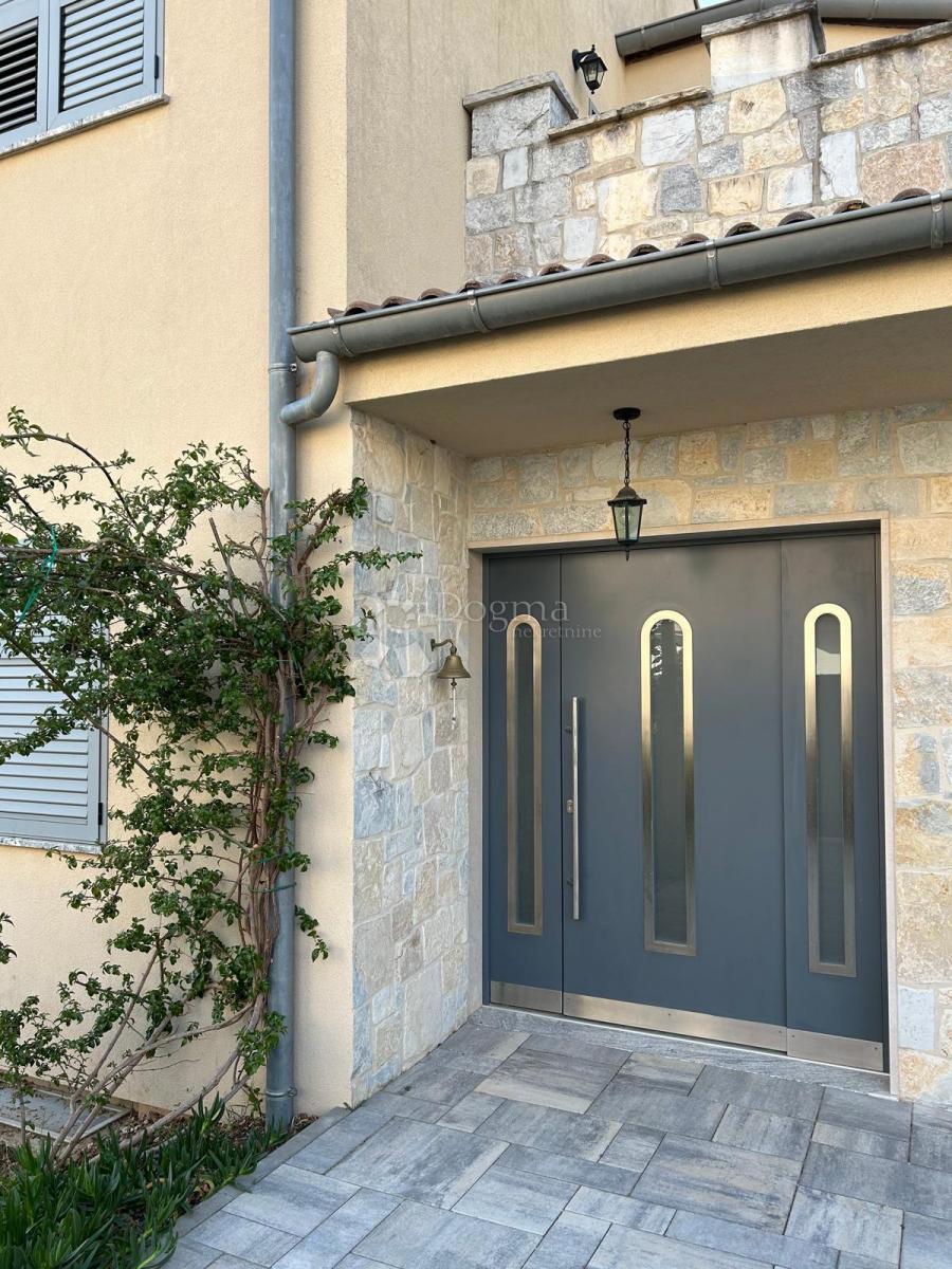 Hiša Biograd na Moru, 216m2