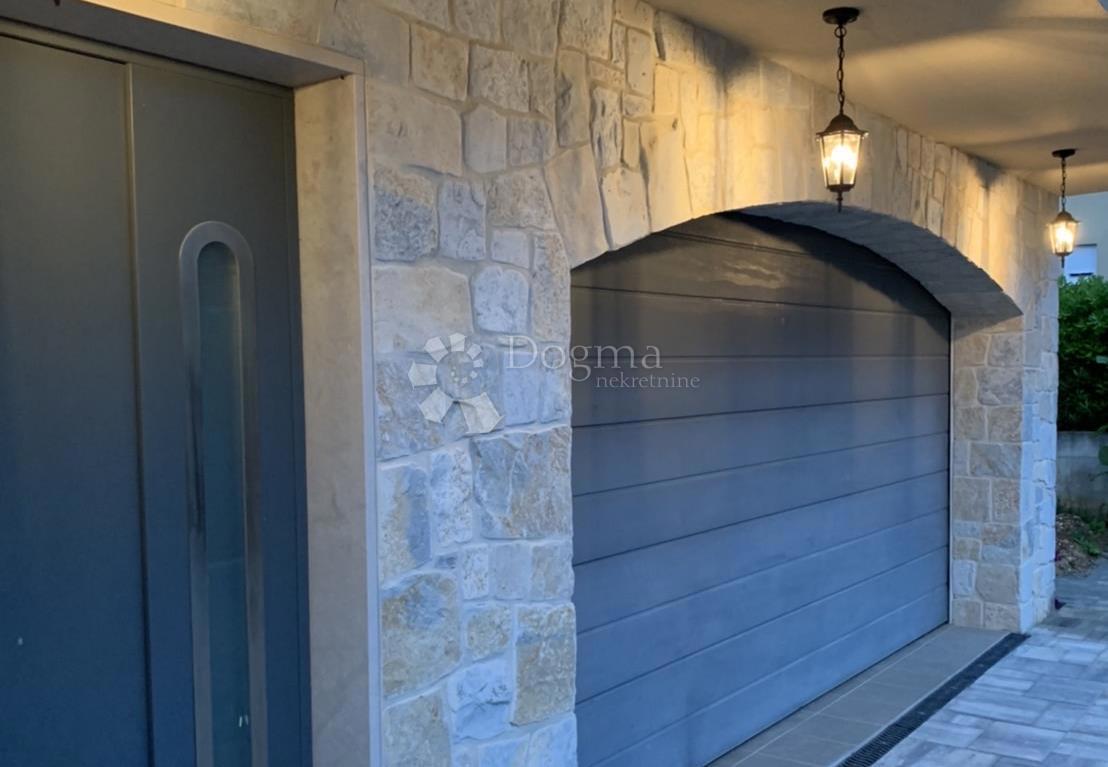 Hiša Biograd na Moru, 216m2