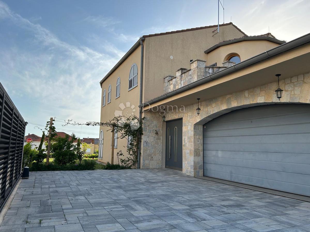 Hiša Biograd na Moru, 216m2