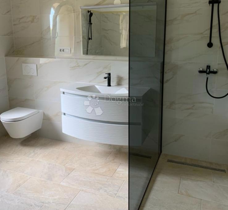 Hiša Biograd na Moru, 216m2