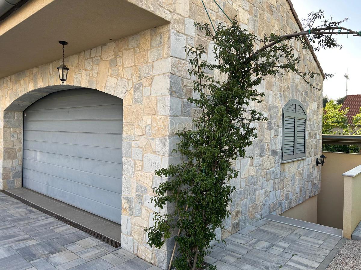 Hiša Biograd na Moru, 216m2