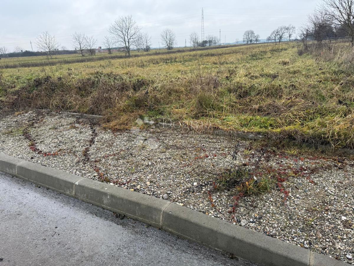 Zazidljivo zemljišče Centar, Varaždin, 1.049m2