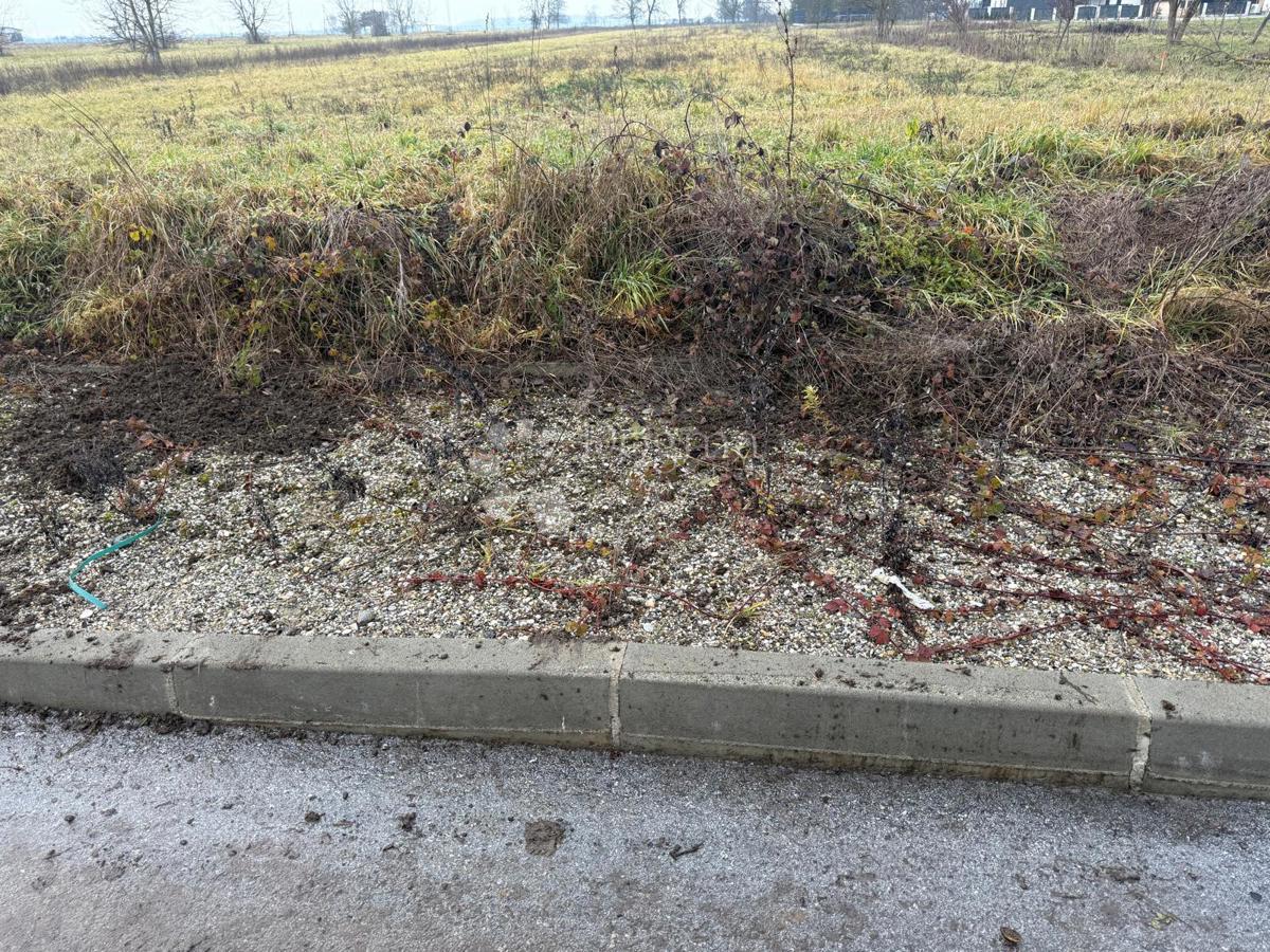 Zazidljivo zemljišče Centar, Varaždin, 1.049m2