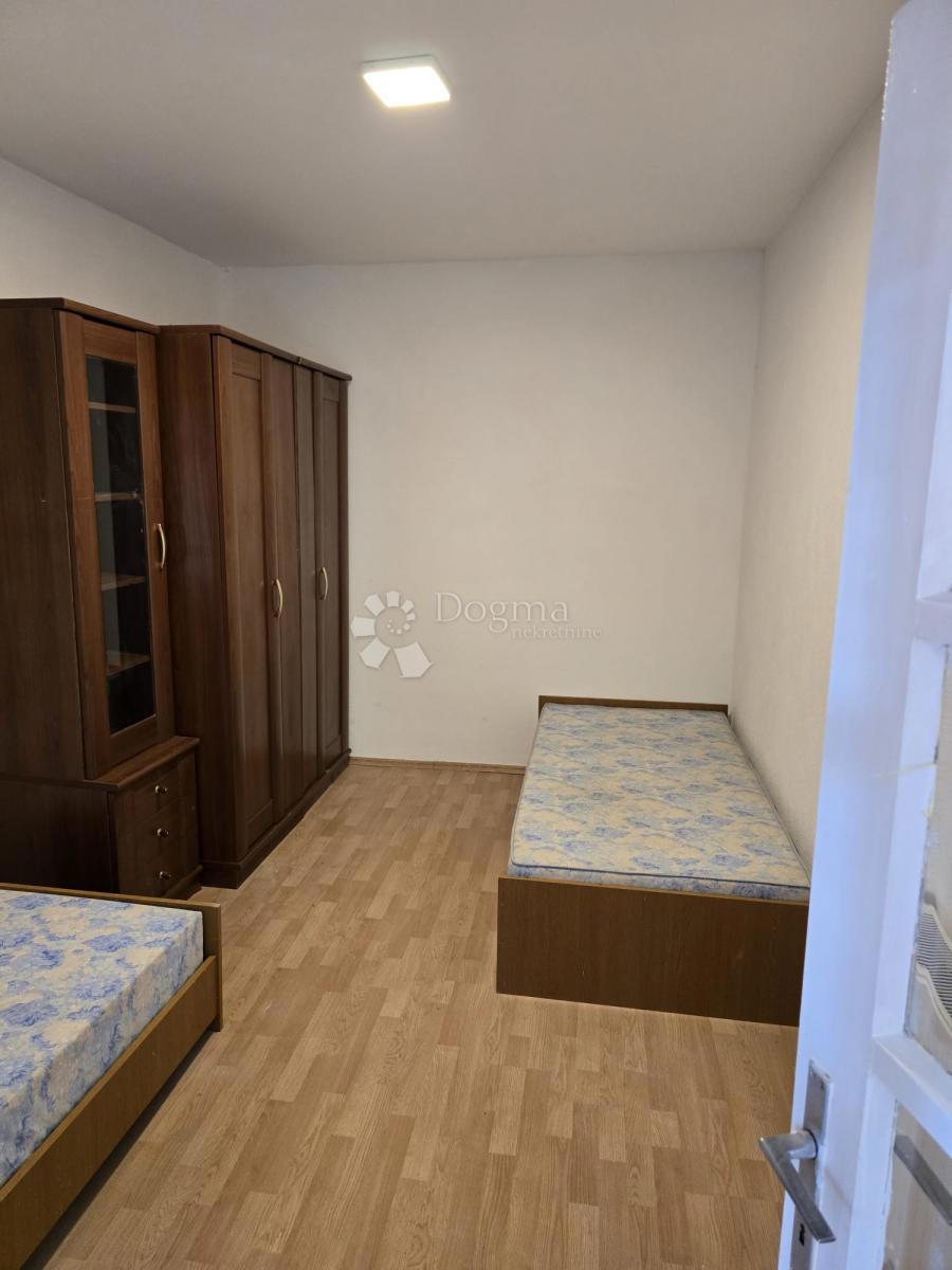 Hiša Opatovac, Lovas, 148m2