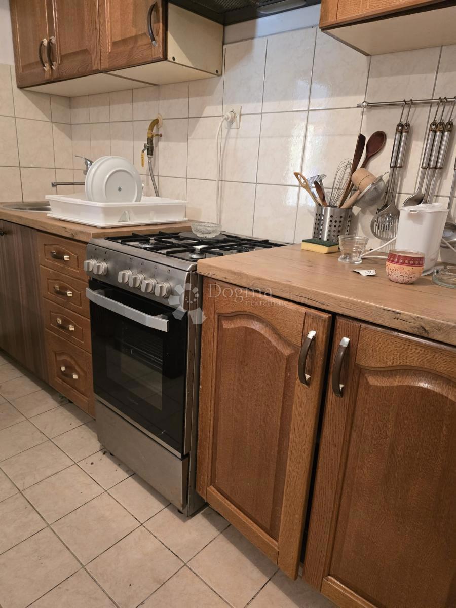 Hiša Opatovac, Lovas, 148m2