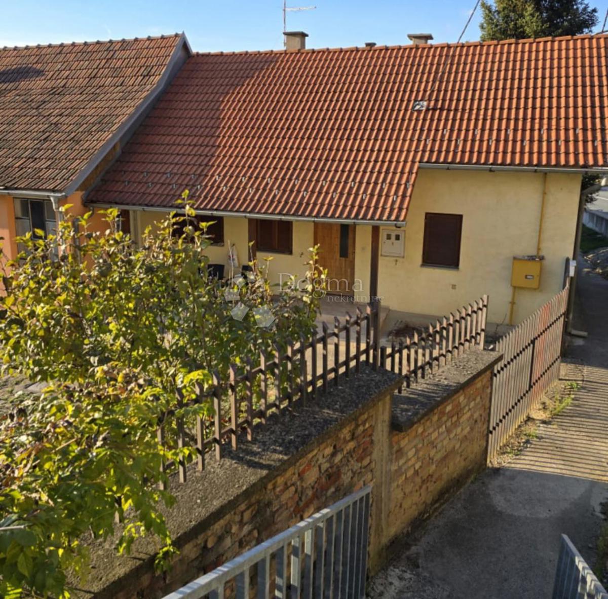 Hiša Opatovac, Lovas, 148m2