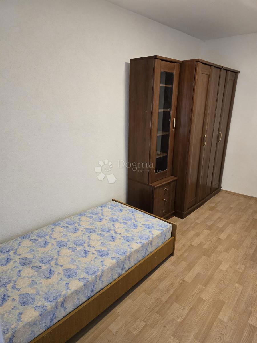 Hiša Opatovac, Lovas, 148m2