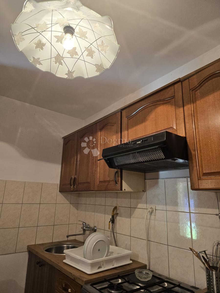 Hiša Opatovac, Lovas, 148m2